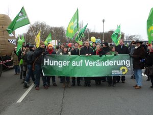 Grüne Demonstrieren gegen die fortschreitende Industrialisierung der Agrarwirtschaft