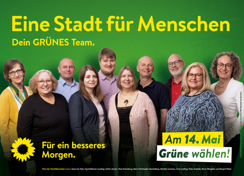 10 Personen auf grünem Hintergrund